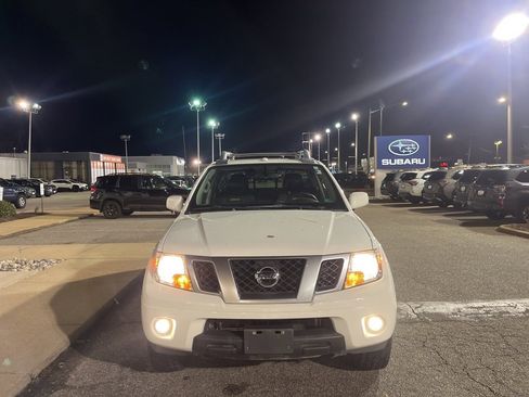 Used 2015 Nissan Frontier PRO-4X w/ Pro-4x Luxury Package image 8