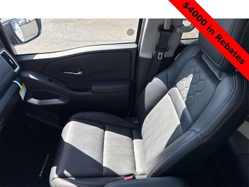 New 2025 Nissan Frontier SL image 22