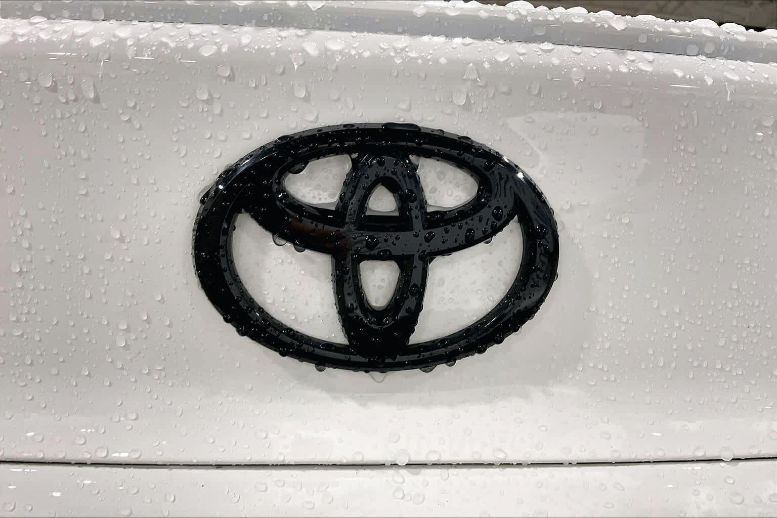 Used 2025 Toyota Camry SE AWD/4WD image 31