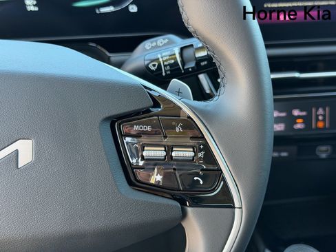 New 2026 Kia Niro EX FWD image 13