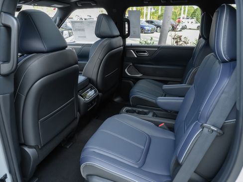 New 2026 INFINITI QX80 4WD w/ Sport Exterior Package image 28