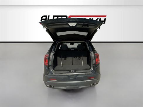 Used 2022 GMC Acadia AT4 w/ Technology Package image 28