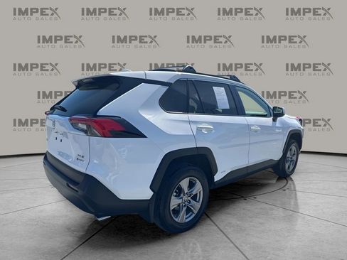 Used 2025 Toyota RAV4 XLE image 5