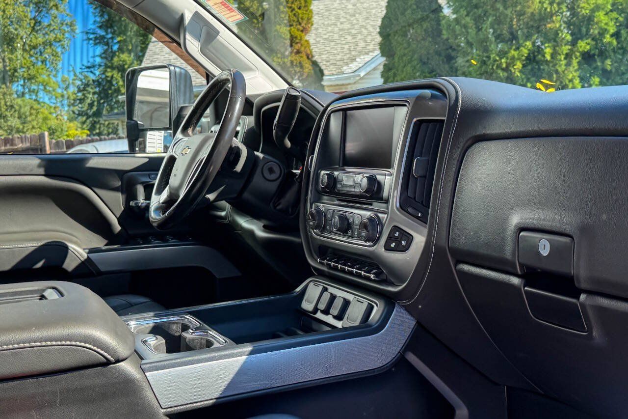 Used 2019 Chevrolet Silverado 2500 LTZ w/ Duramax Plus Package AWD/4WD image 17