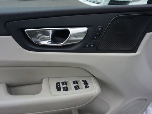 Used 2021 Volvo XC60 T5 Inscription w/ Protection Package Premier image 3