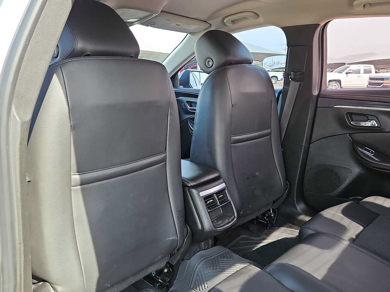 Used 2018 Chevrolet Impala LT FWD image 16