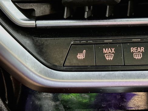 Used 2025 BMW X4 xDrive30i AWD/4WD image 4