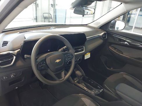 New 2026 Chevrolet TrailBlazer LS image 2