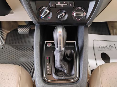 Used 2016 Volkswagen Jetta SE FWD image 28