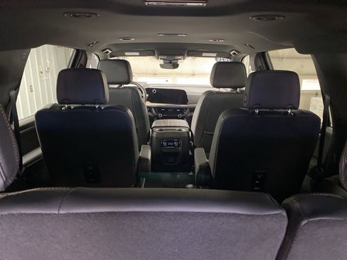 Certified 2025 Chevrolet Suburban High Country image 16