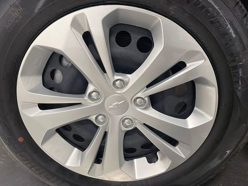 Used 2024 Chevrolet Trax LS w/ Driver Confidence Package image 17