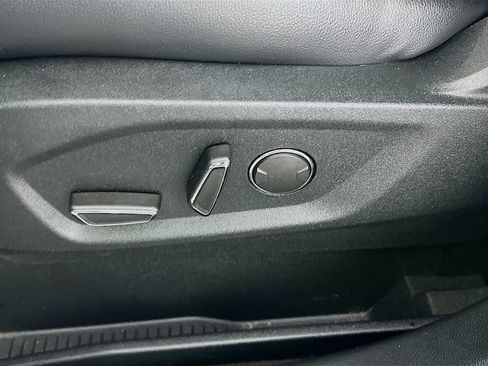 Used 2018 Ford Edge SEL w/ Equipment Group 201A FWD image 19