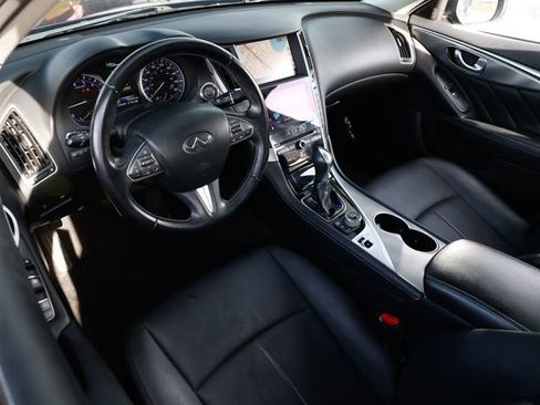 Used 2017 INFINITI Q50 Signature Edition w/ All Weather Package (L93) image 6