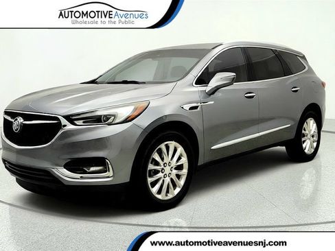 Used 2018 Buick Enclave Premium w/ Experience Buick Package FWD image 1