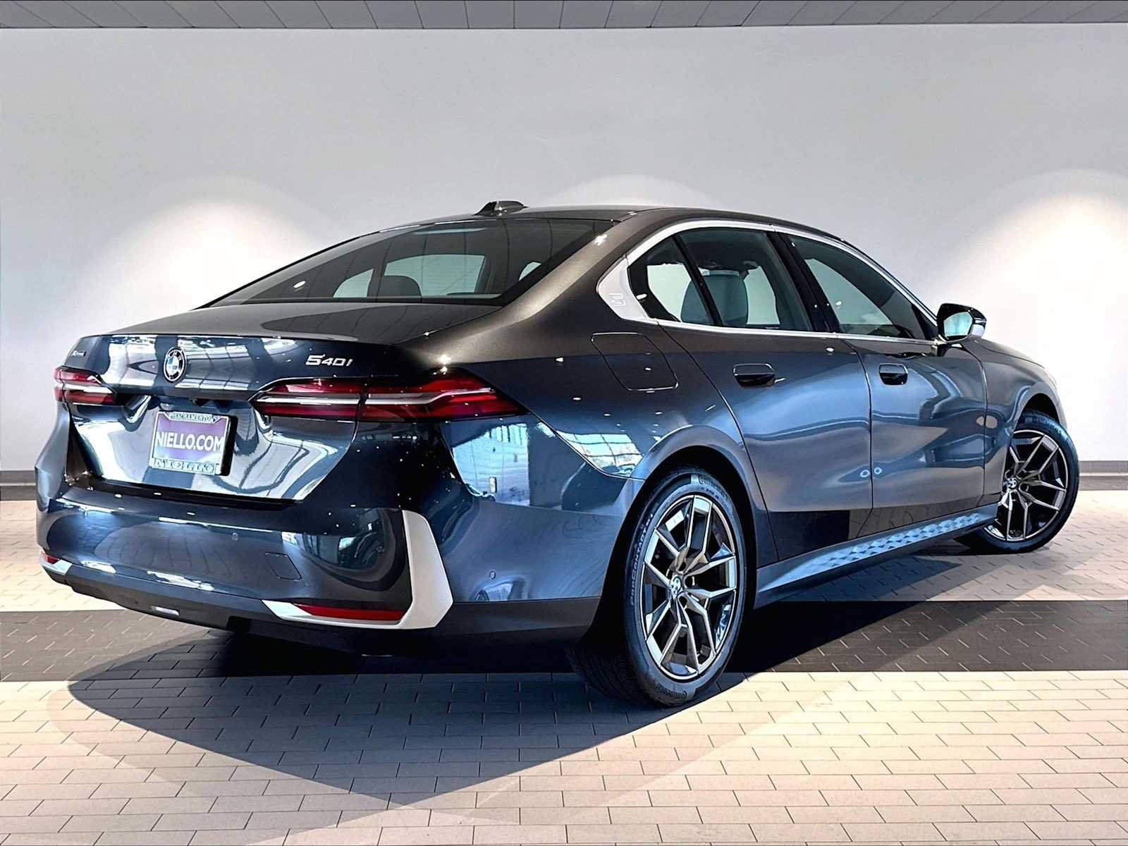 Used 2026 BMW 540i xDrive AWD/4WD image 10