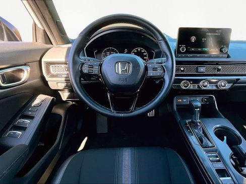 Used 2025 Honda Civic Sport image 9