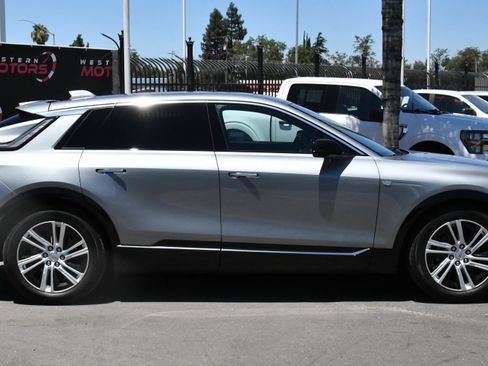 Used 2024 Cadillac Lyriq Tech RWD image 9
