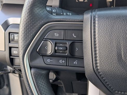 Used 2025 Toyota 4Runner SR5 image 18