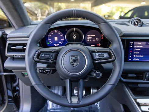 New 2026 Porsche Macan Turbo Electric AWD/4WD image 31