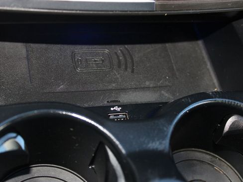 Used 2023 BMW 530i w/ Premium Package image 28