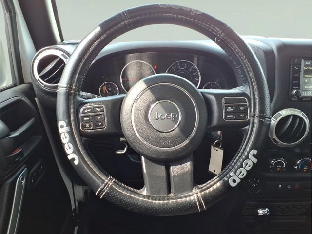 Used 2017 Jeep Wrangler Unlimited Sahara AWD/4WD image 16