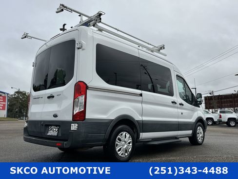 Used 2017 Ford Transit 150 XLT image 5