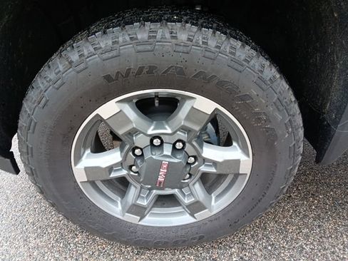 New 2026 GMC Sierra 2500 SLT w/ SLT Premium Package AWD/4WD image 5