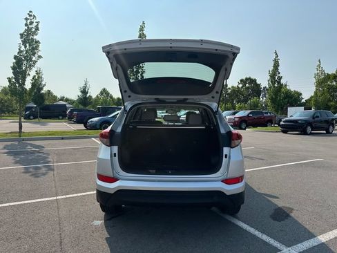 Used 2017 Hyundai Tucson SE w/ SE Popular Package 02 FWD image 16