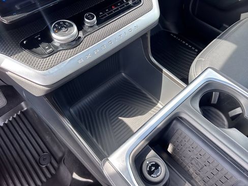 Certified 2025 Ford Expedition Max Platinum w/ Stealth Appearance Package AWD/4WD image 45
