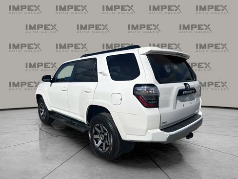 Used 2024 Toyota 4Runner TRD Off-Road Premium image 3