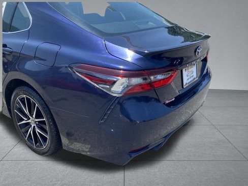 Used 2021 Toyota Camry SE FWD image 11