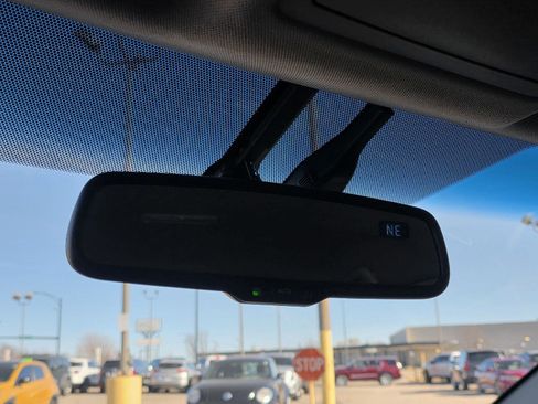 Used 2015 Toyota Camry XLE image 27