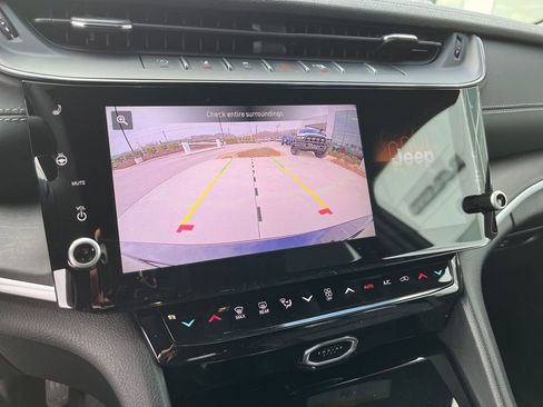 New 2026 Jeep Grand Cherokee L Limited image 10