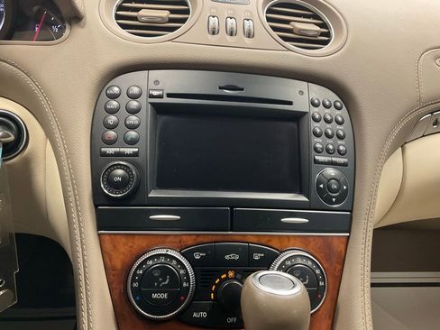 Used 2009 Mercedes-Benz SL 550 image 22