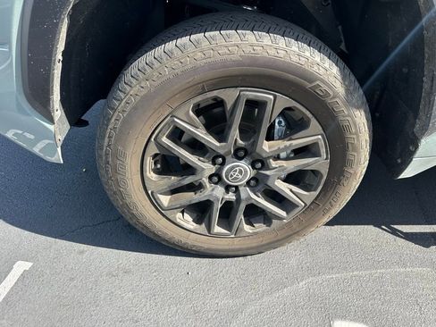 Used 2024 Toyota Tundra Limited image 6