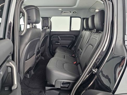 Used 2025 Land Rover Defender 130 S image 18