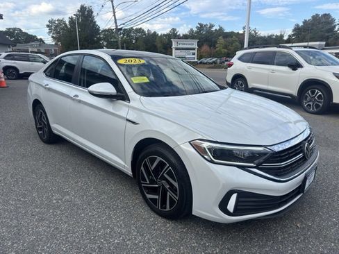 Used 2023 Volkswagen Jetta SEL image 1