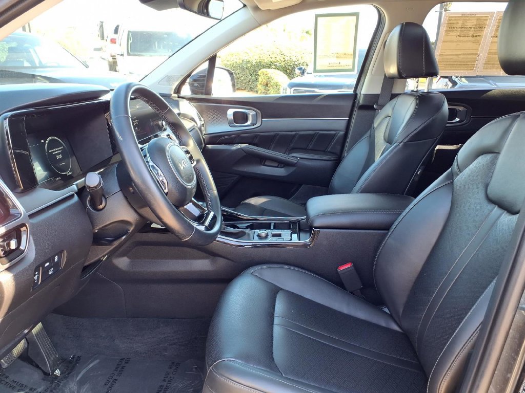 Certified 2023 Kia Sorento SX FWD image 6
