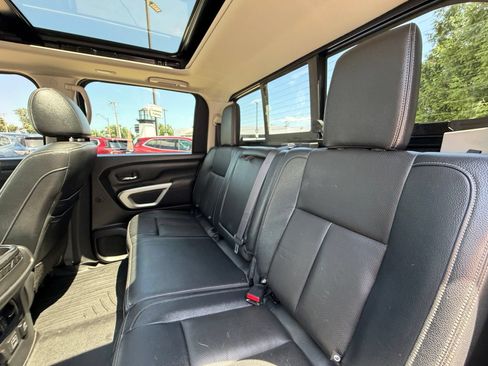 Used 2021 Nissan Titan SL w/ Moonroof Package AWD/4WD image 11