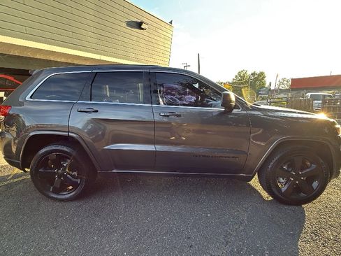 Used 2014 Jeep Grand Cherokee Altitude image 7