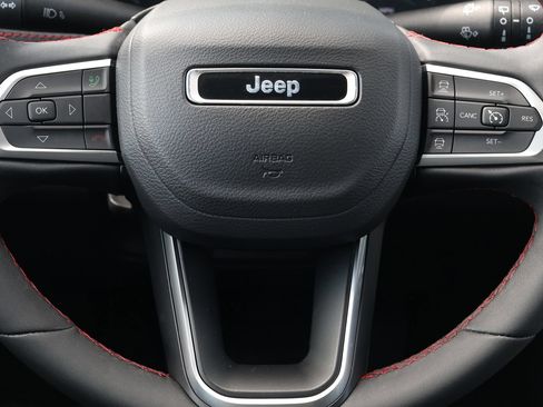 Used 2024 Jeep Compass Trailhawk AWD/4WD image 17