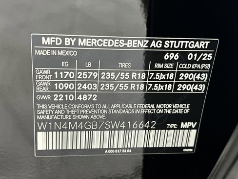 Used 2025 Mercedes-Benz GLB 250 image 34