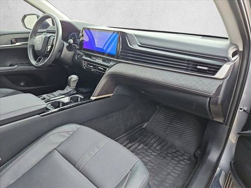 Used 2026 Toyota Camry XLE FWD image 22