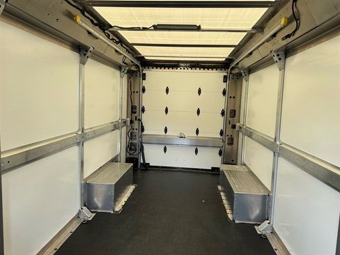 Used 2024 Chevrolet Brightdrop 600 w/ Commercial Equipment Package AWD/4WD image 25