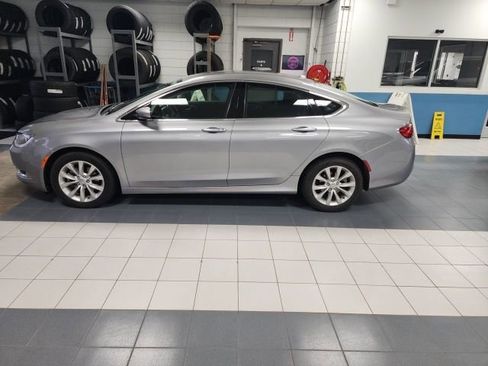 Used 2015 Chrysler 200 C image 2