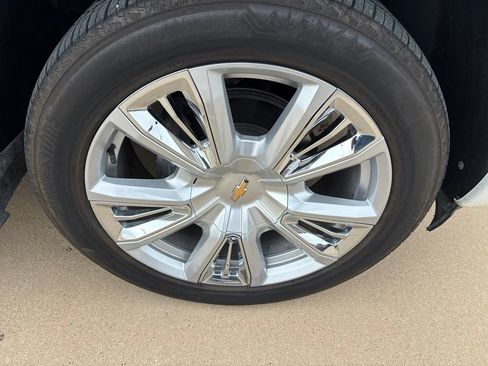 Used 2025 Chevrolet Silverado 1500 High Country w/ High Country Premium Package RWD image 6
