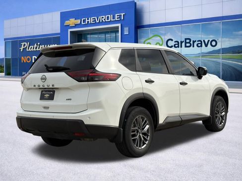 Used 2024 Nissan Rogue S image 7