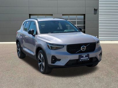 New 2026 Volvo XC40 B5 Plus w/ Climate Package
