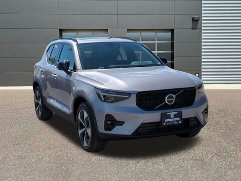 New 2026 Volvo XC40 B5 Plus w/ Climate Package AWD/4WD image 1