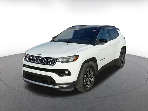 Used 2025 Jeep Compass Limited image 7